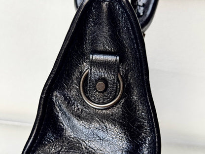 MEDIUM 39 LE CITY BAG IN BLACK LEATHER