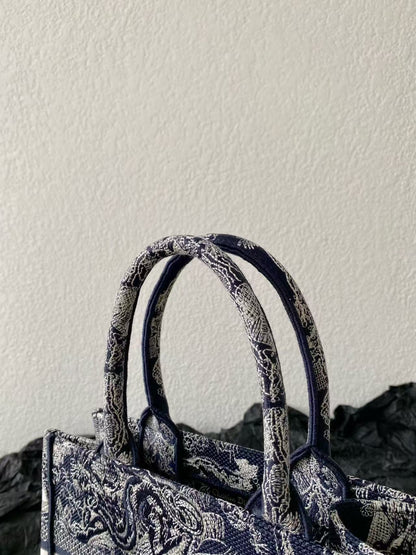 MISS SMALL TOTE 26 IN NAVY BLUE AND WHITE CANVAS