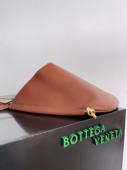 MEDIUM SOLSTICE 44 IN BROWN LAMBSKIN
