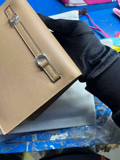 KELLY DANSE 22 TAN BROWN IN CALFSKIN SILVER HARDWARE