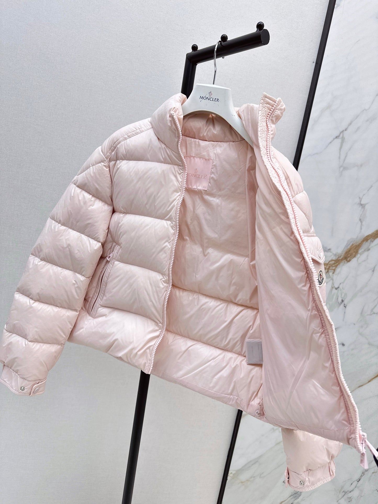 MONCLER PUFFER JACKET IN LIGHT PINK