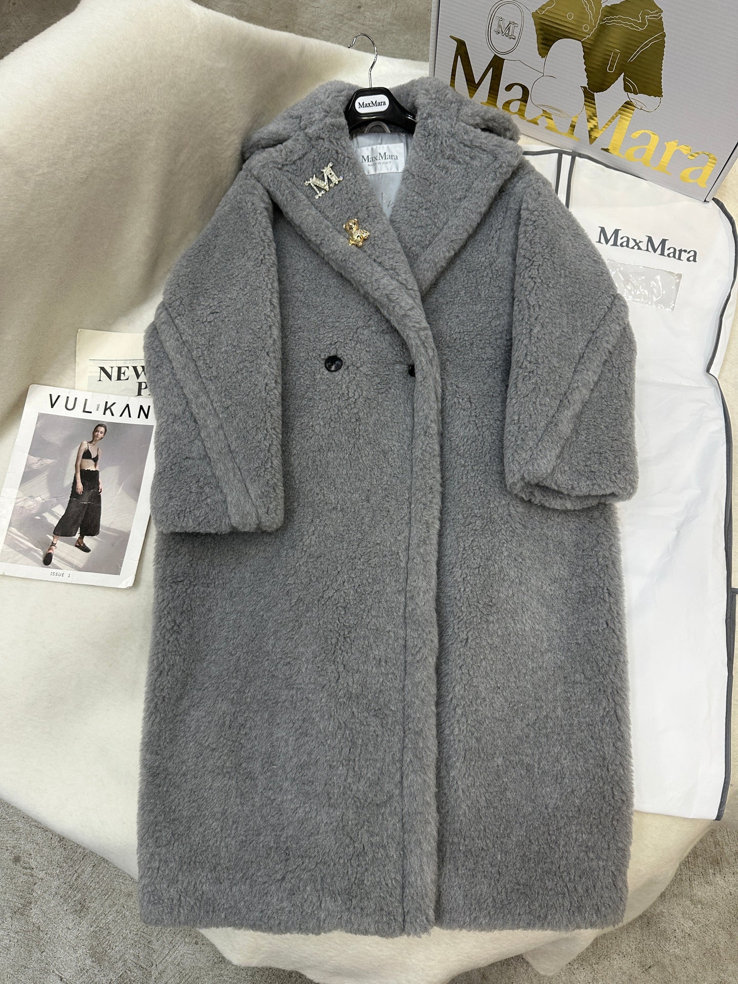 MAX MARA LONG COAT IN LIGHT GREY WOOL WITH CRYSTAL CHARM