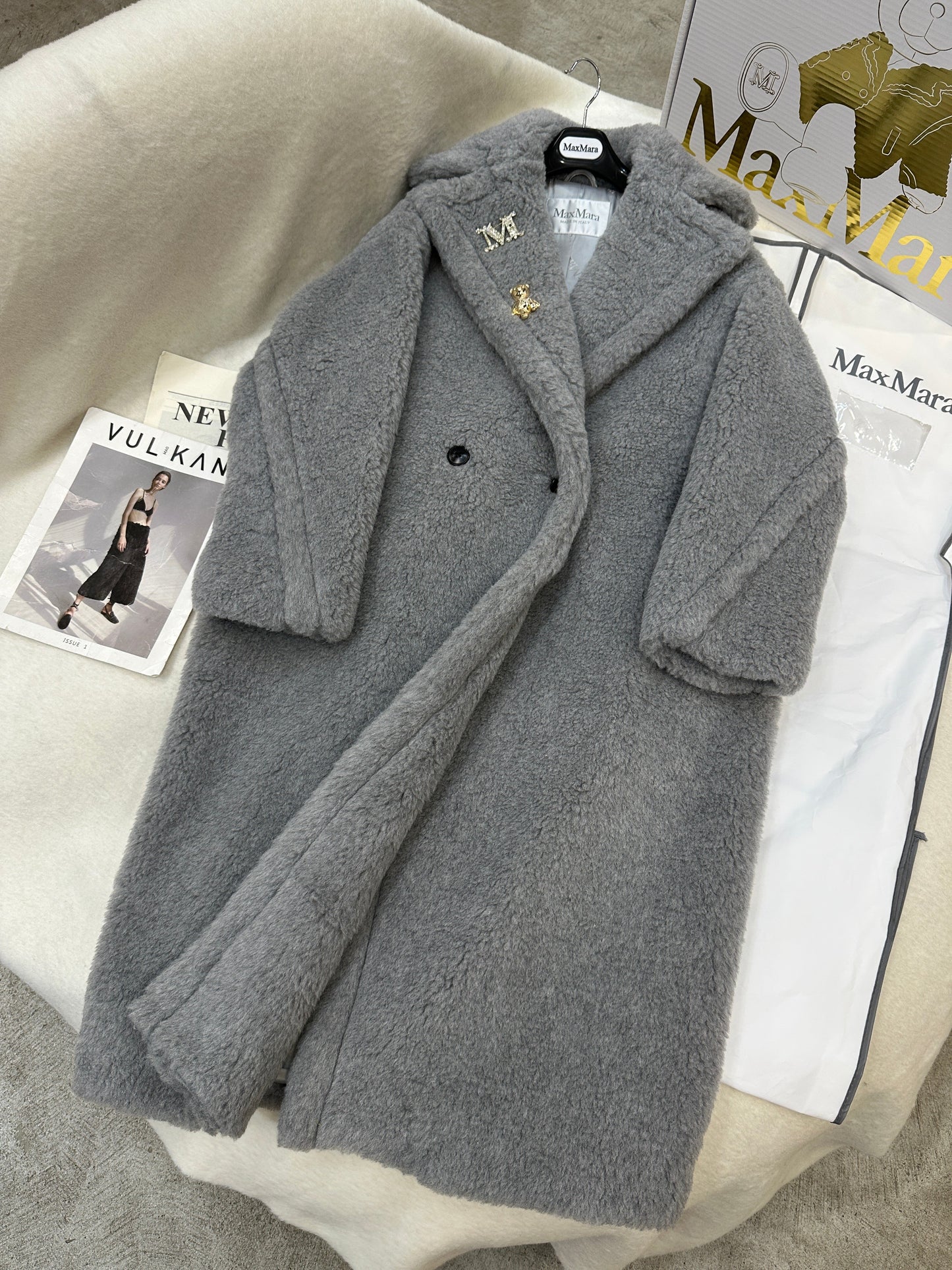 MAX MARA LONG COAT IN LIGHT GREY WOOL WITH CRYSTAL CHARM