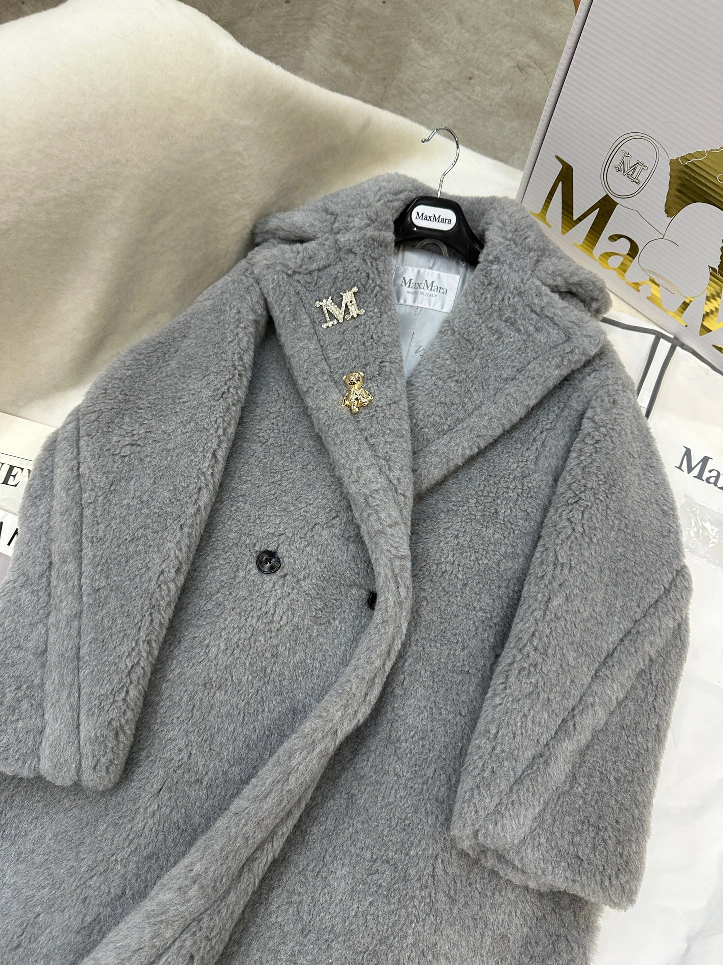 MAX MARA LONG COAT IN LIGHT GREY WOOL WITH CRYSTAL CHARM