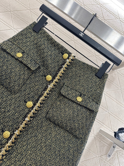 CHANEL SET IN BLACK MIX GOLD-TONE TWEED