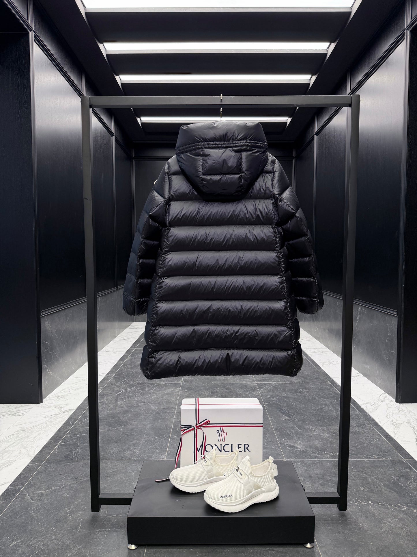 MONCLER LONG COAT 223257