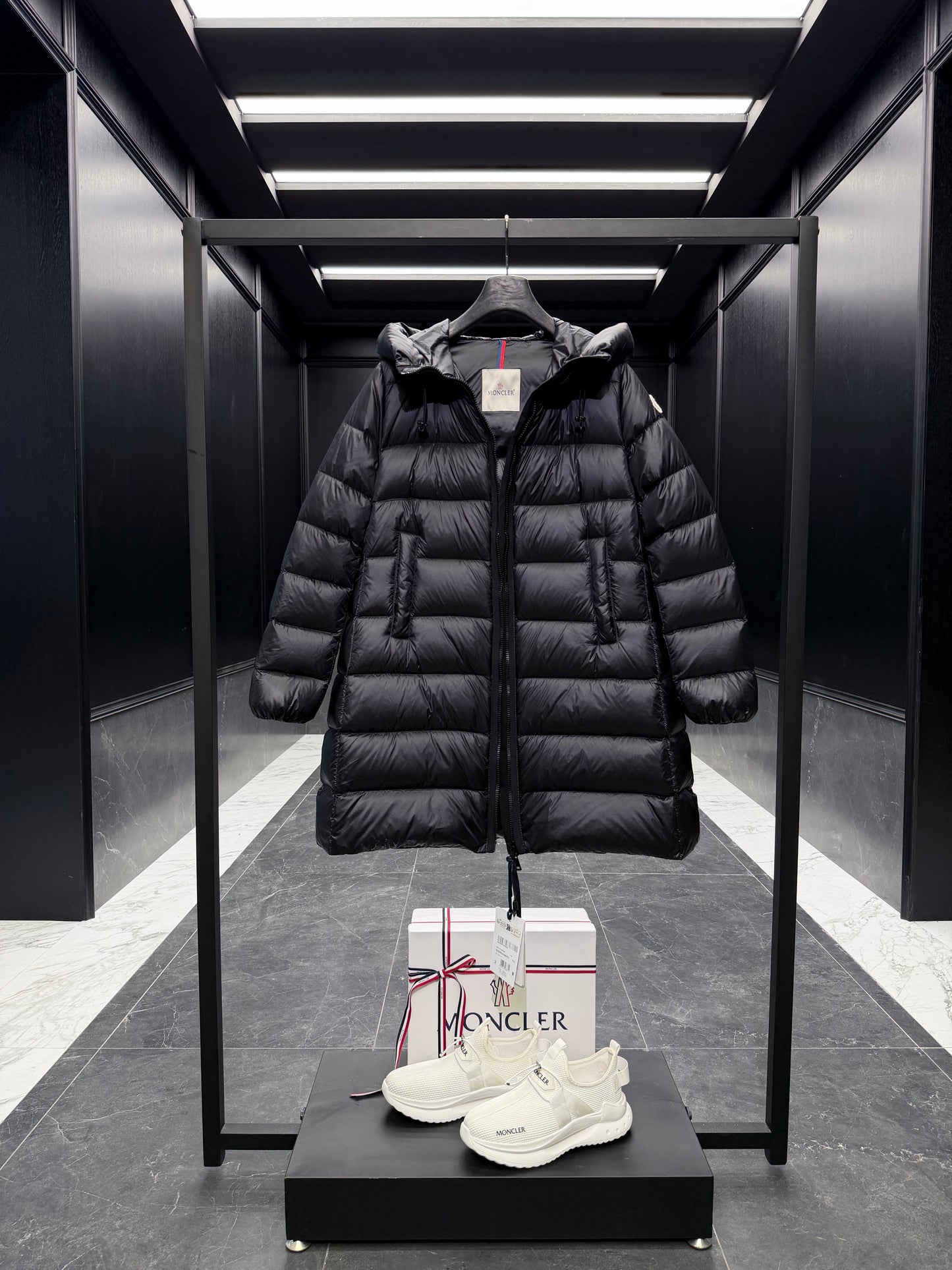 MONCLER LONG COAT 223257