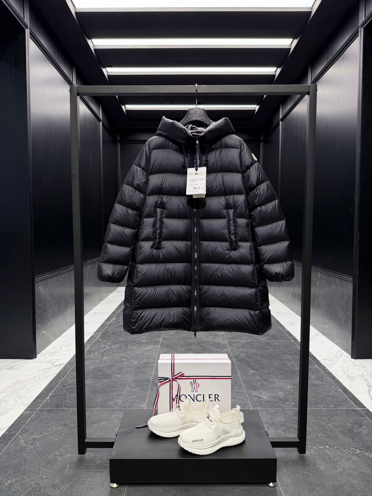 MONCLER LONG COAT 223257
