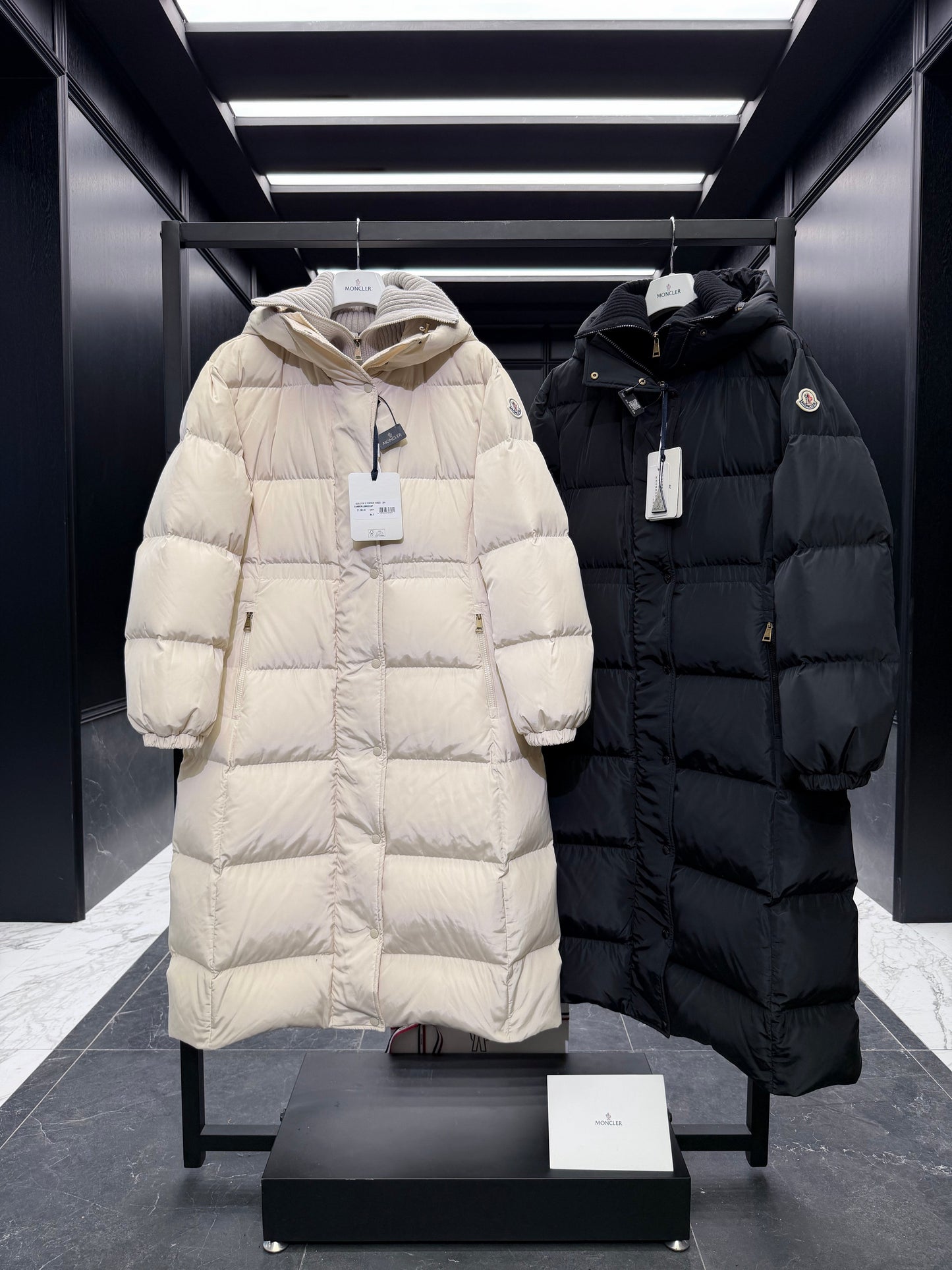 MONCLER LONG COAT 223256