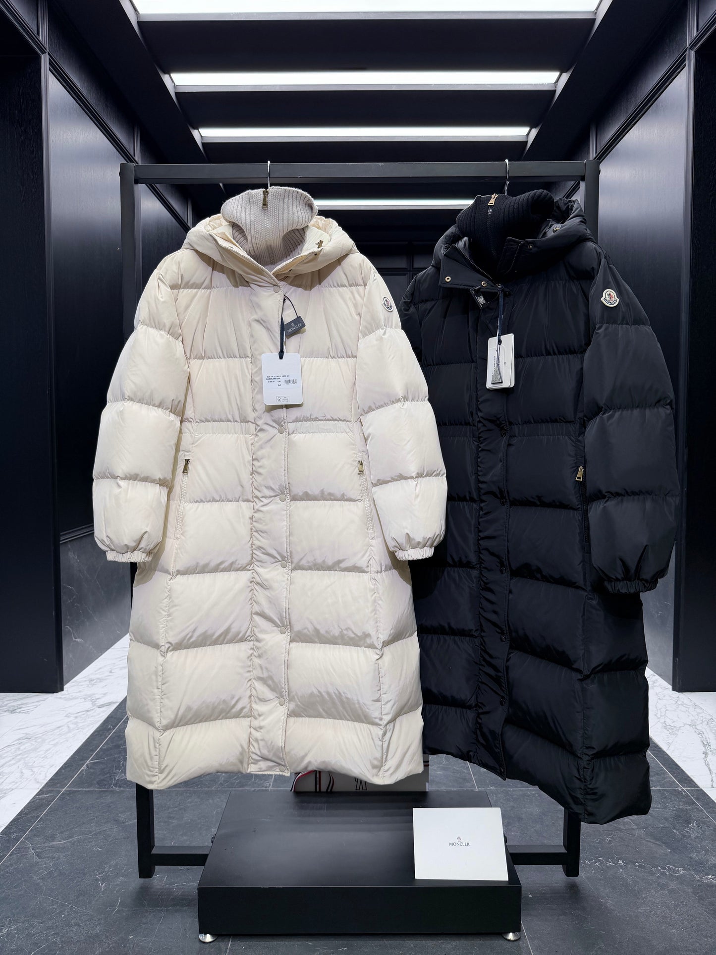 MONCLER LONG COAT 223256