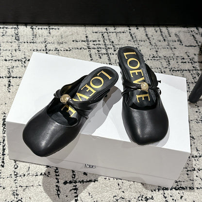 CHLOÉ 26S HIGH-HEELED MULES IN BLACK CALFSKIN