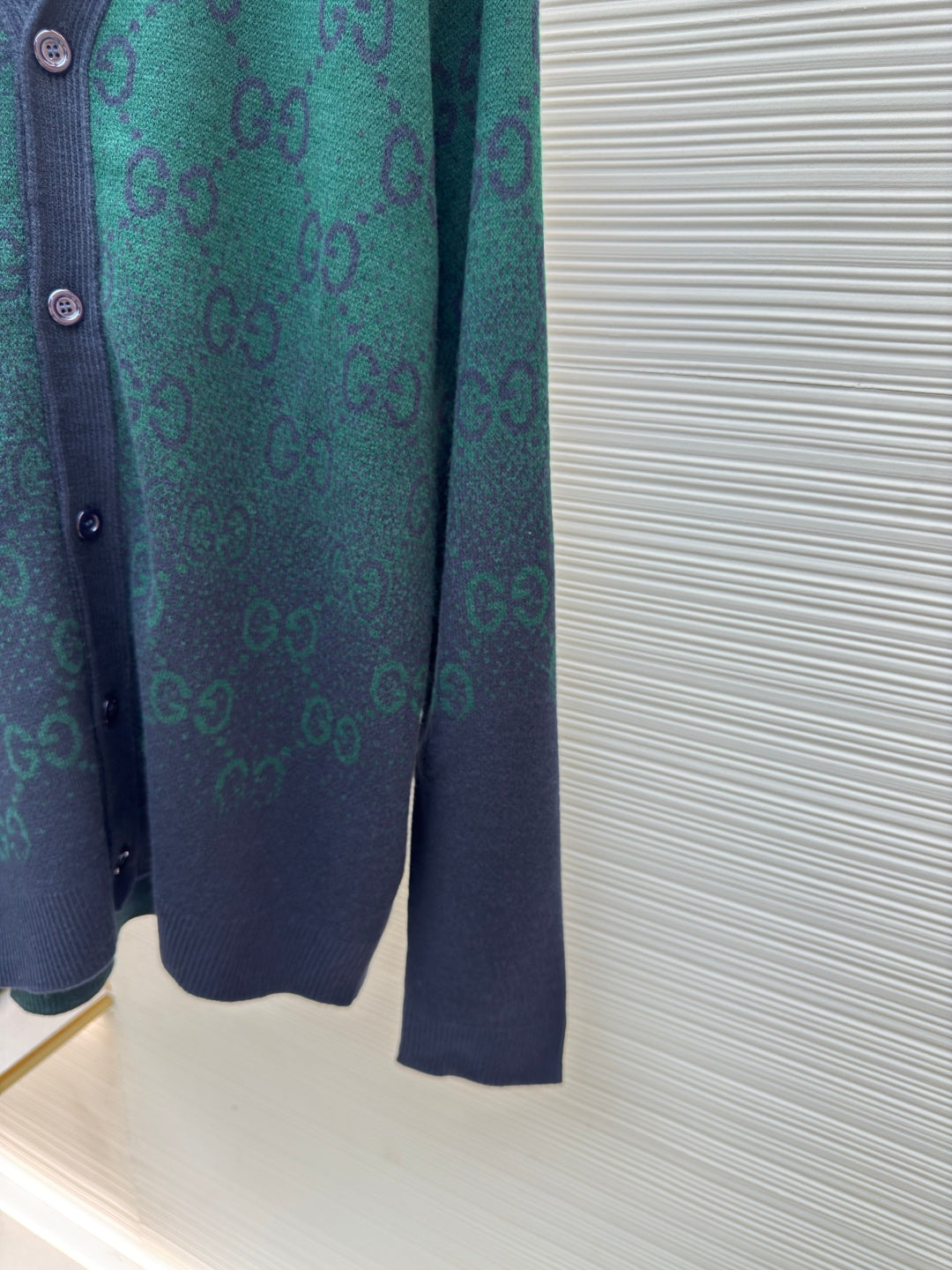 GUCCI 26S CARDIGAN 204
