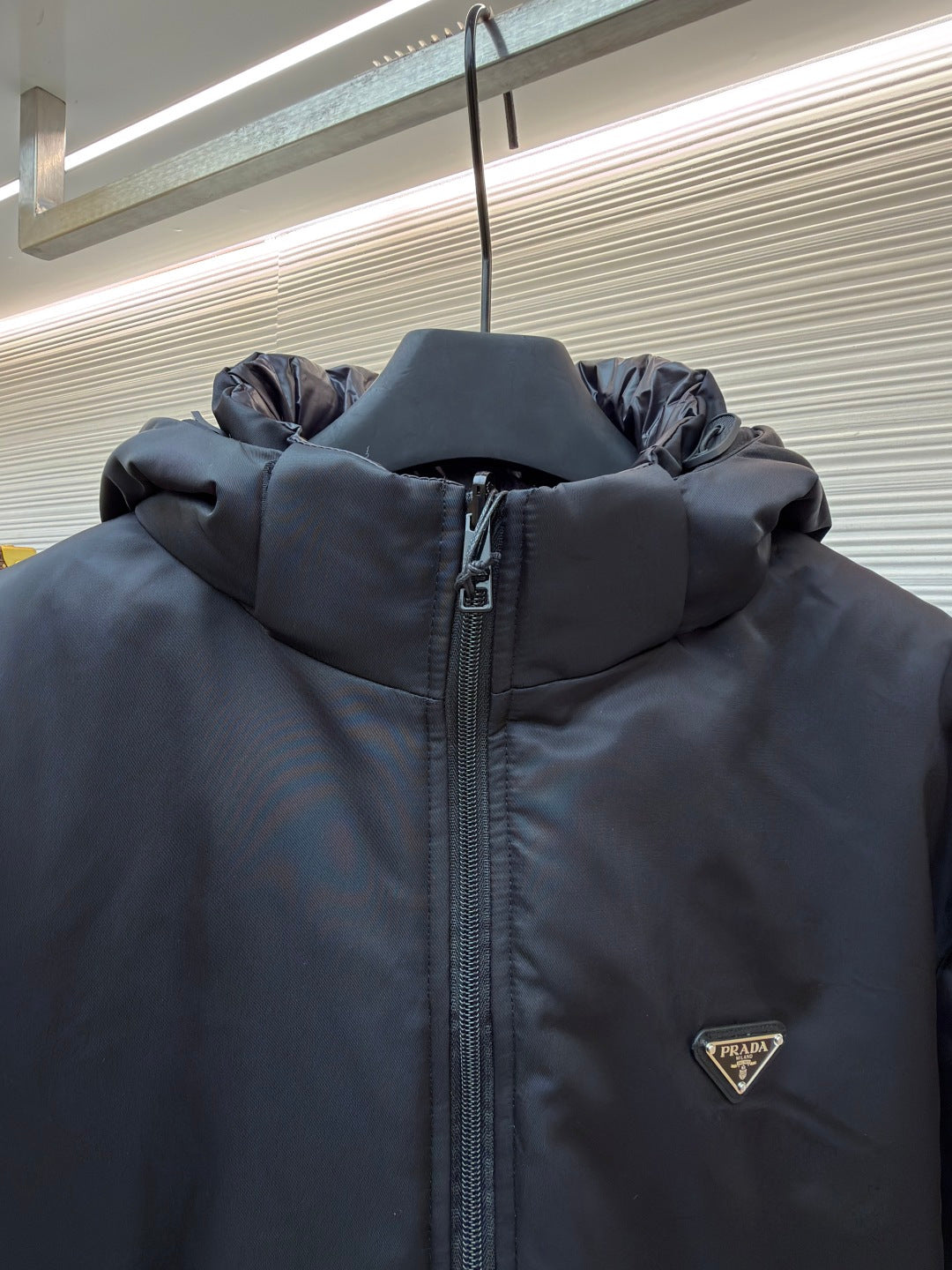 PRADA 25S DOWN JACKET 487