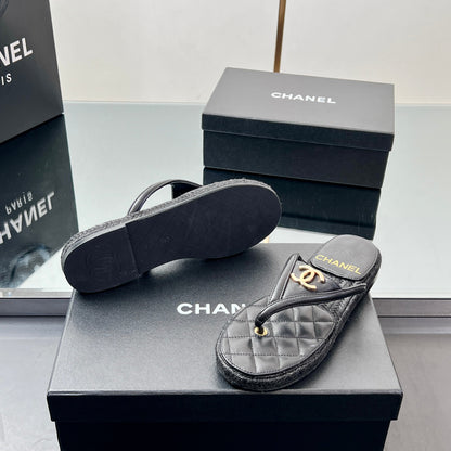 FLIP-FLOPS IN BLACK LAMBSKIN WITH RAFFIA