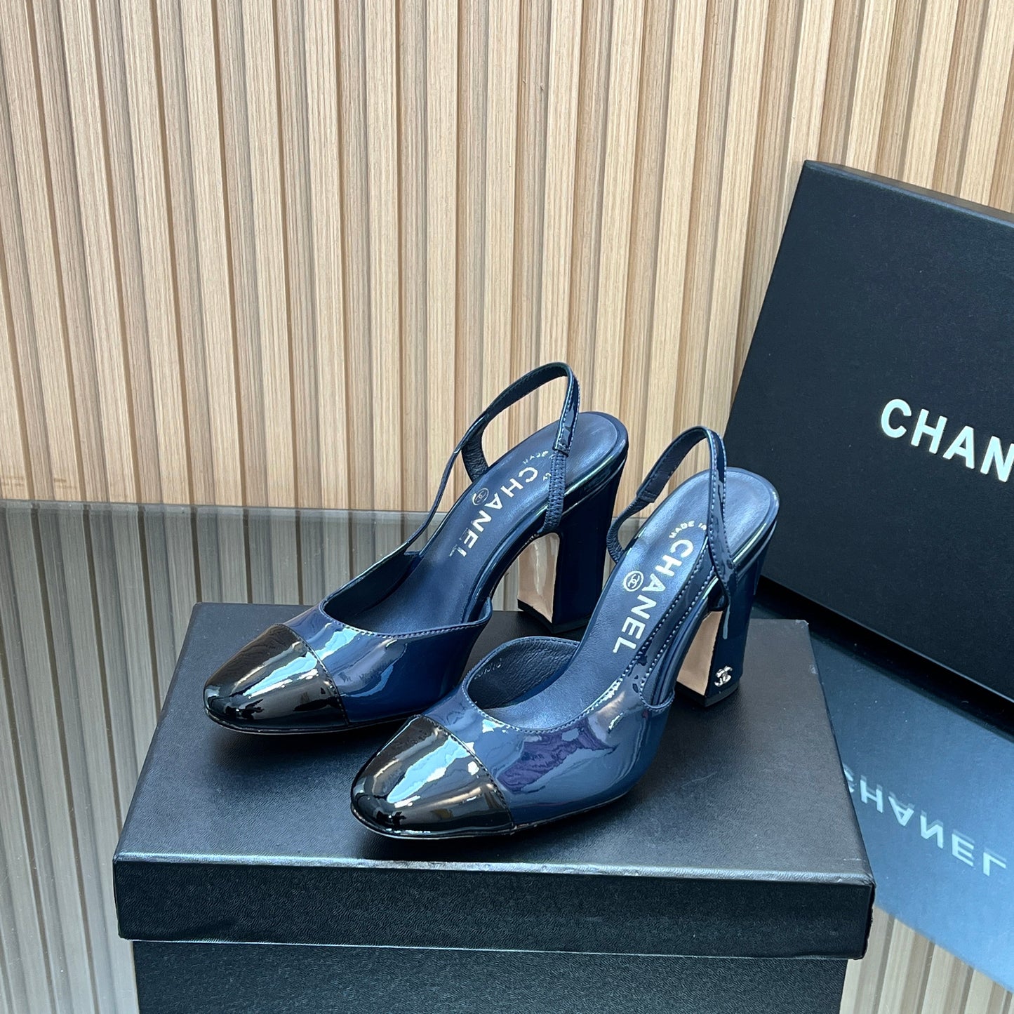 CHANEL 25S SLINGBACK SHOES IN BLUE AND BLACK GLOSSY CALFSKIN