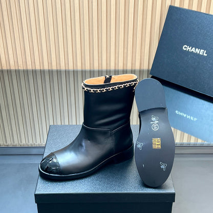 CHANEL 25S SHORT BOOTS WITH CHAIN IN BLACK CALFSKIN