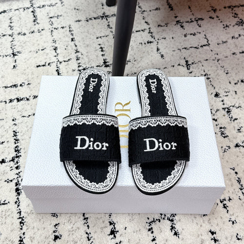 DIOR 26S SLIDES IN BLACK AND WHITE EMBOSSED OBLIQUE LACE EMBROIDERY