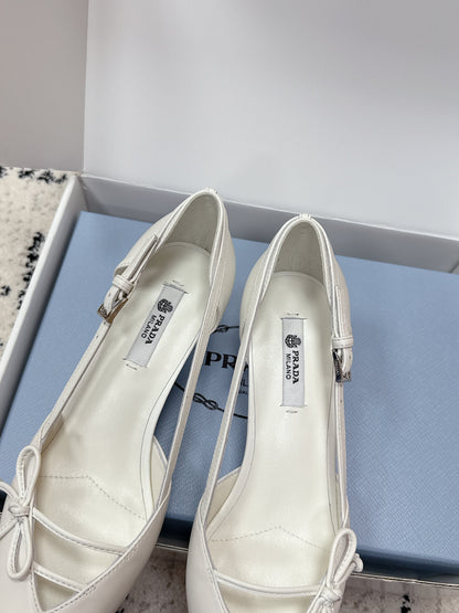 PRADA 26S POINTED-TOE HIGH HEELS 55MM IN WHITE CALFSKIN WITH BOW