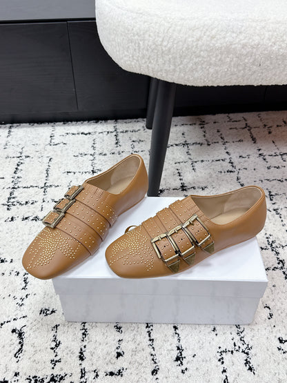 CHLOÉ 26S FLAT SHOES IN BROWN CALFSKIN WITH METAL STUDS