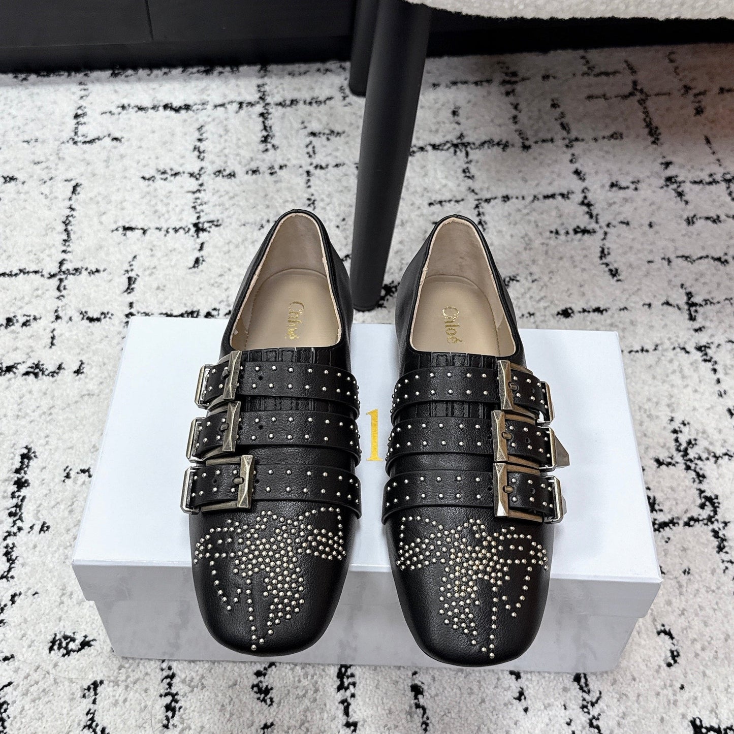 CHLOÉ 26S FLAT SHOES IN BLACK CALFSKIN WITH METAL STUDS