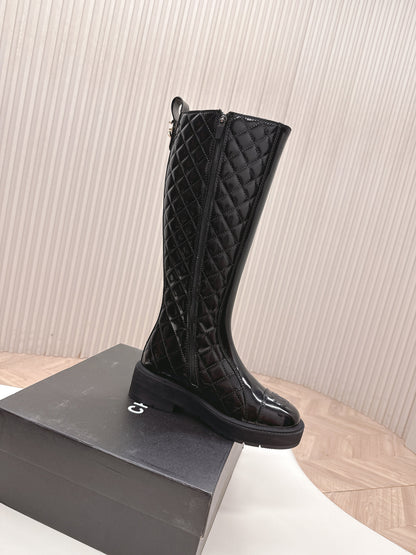 CHANEL KNEE-HIGH BOOTS 25S IN BLACK GLOSSY LAMBSKIN