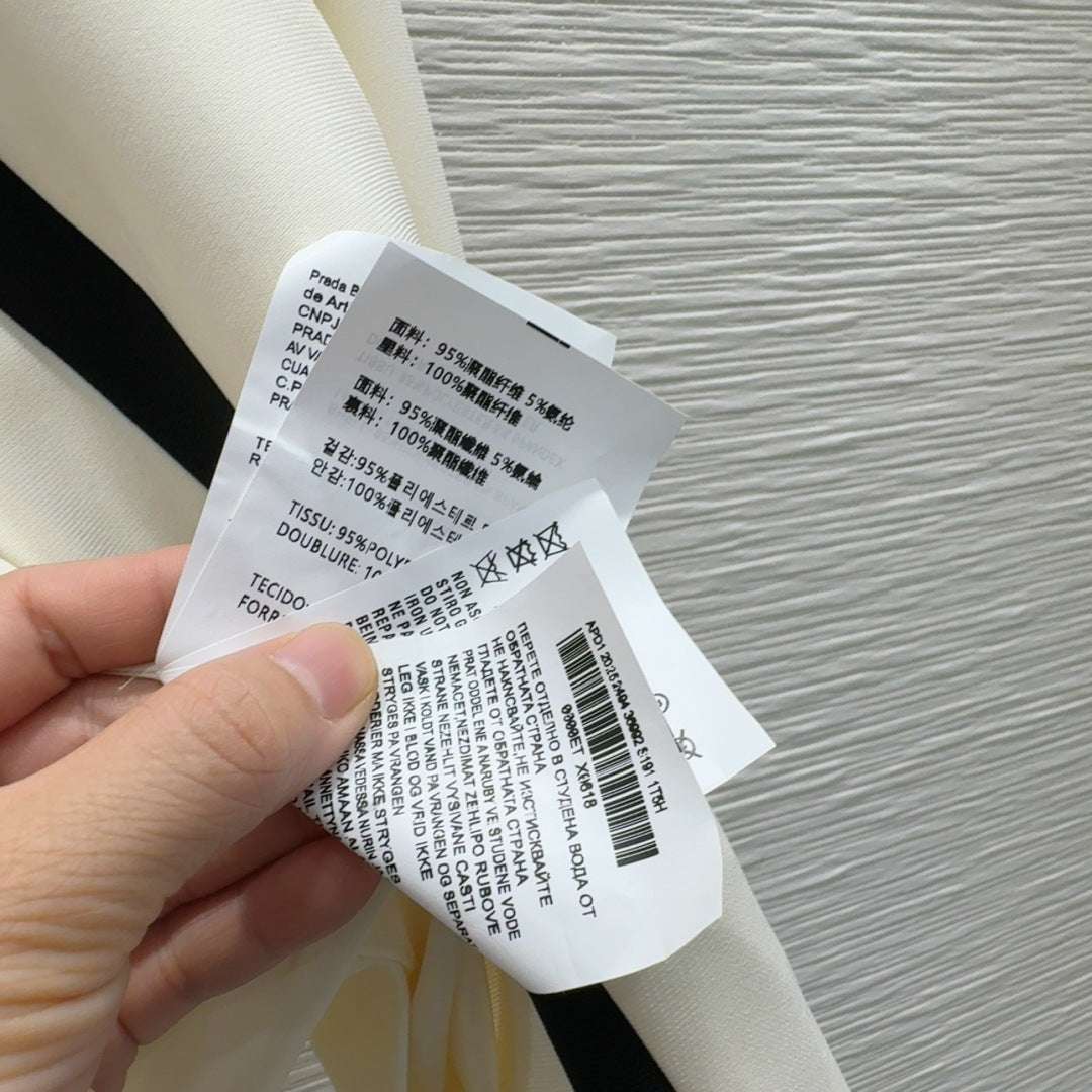 PRADA 26S JACKET 666