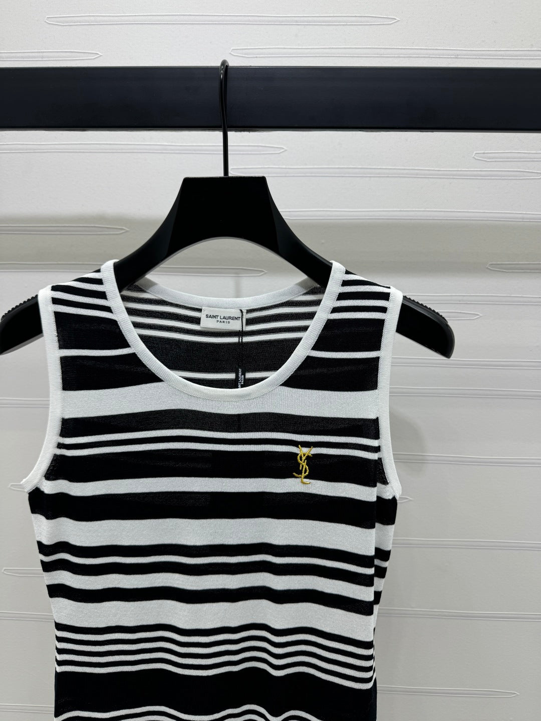 YSL 25S WHITE COLLARED TANK TOP 264089