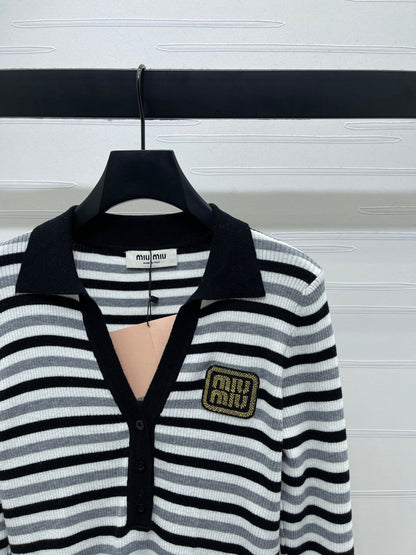 MIUMIU KNITTED SWEATER STYLE 453