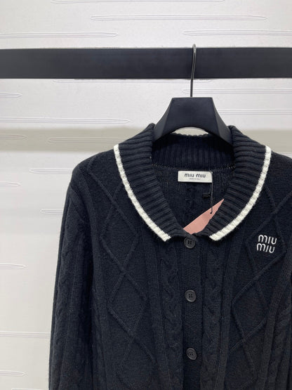 MIUMIU CARDIGAN STYLE 813