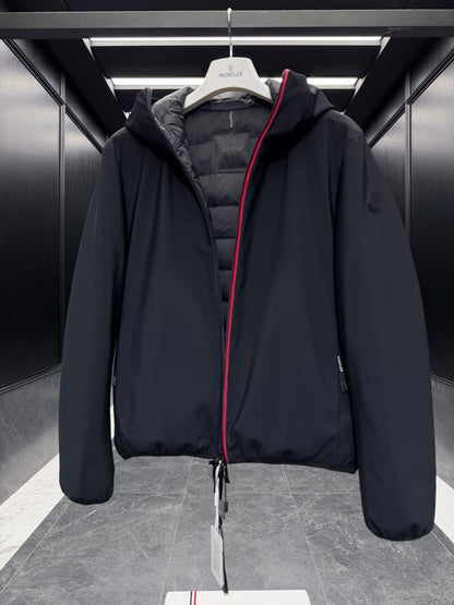 MONCLER 25S SHORT HOODED DOWN JACKET 249