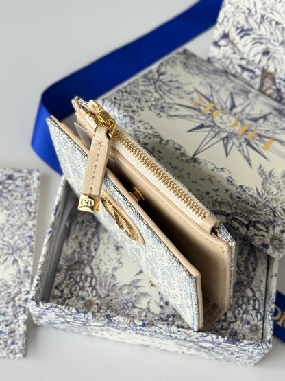DIOR 25S 30 MONTAIGNE DAHLIA WALLET 11 IN LIGHT BLUE DIOR OBLIQUE JACQUARD