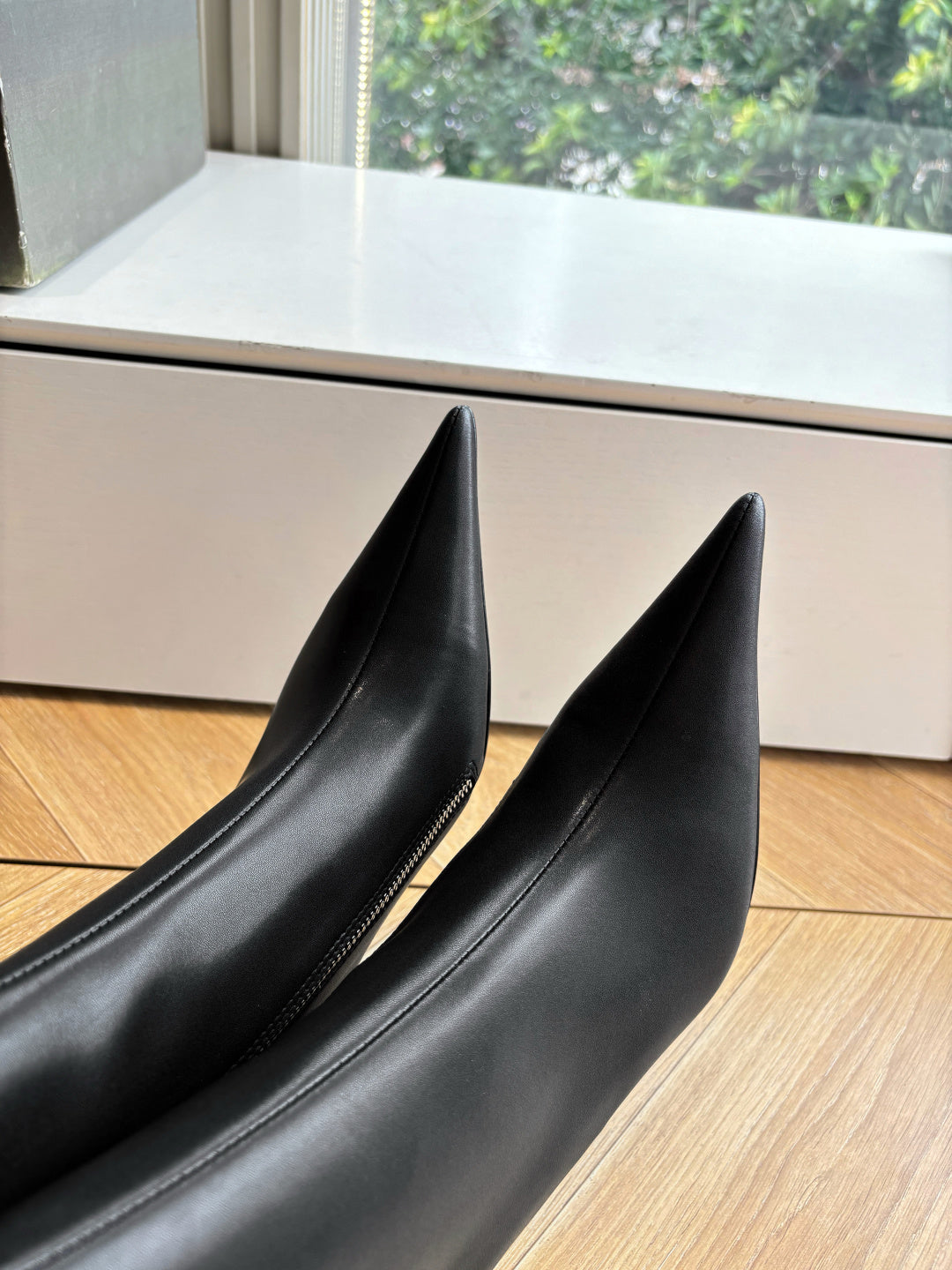 BALENCIAGA 25S ANKLE BOOTS WITH ZIPPER IN BLACK COW LEATHER