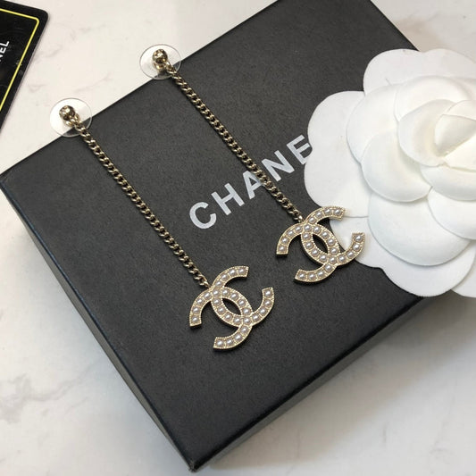 CHANEL 26S DOUBLE C LOGO PEARL PAVE DROP CHAIN EARRINGS IN GOLD METAL 631010