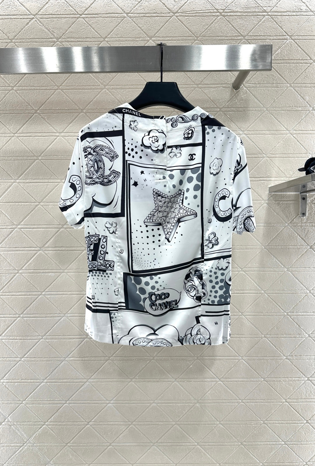 CHANEL 25S SHORT-SLEEVE T-SHIRT STYLE 119