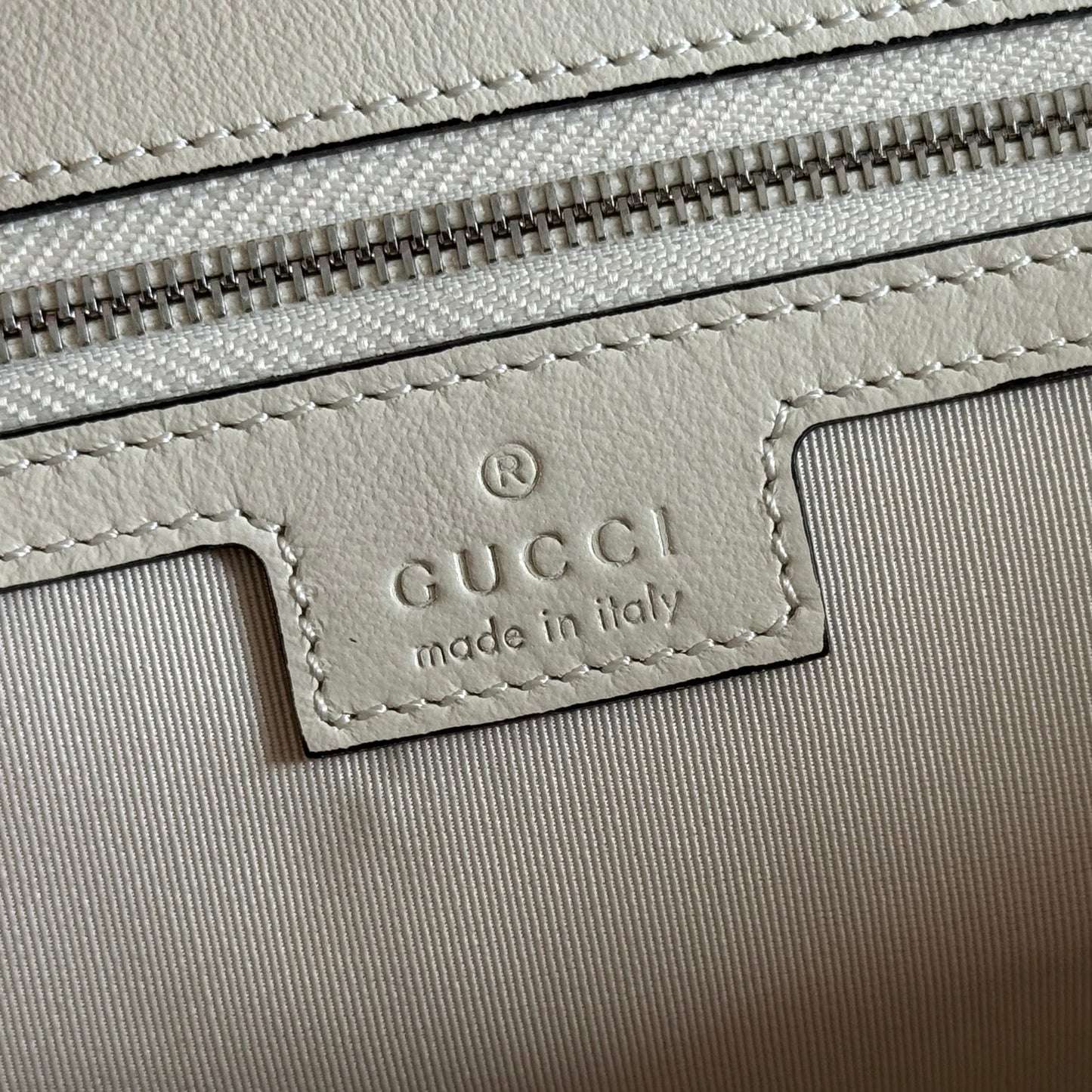 GUCCI 26S GG MARMONT BAG 37 IN CREAM WHITE CALFSKIN