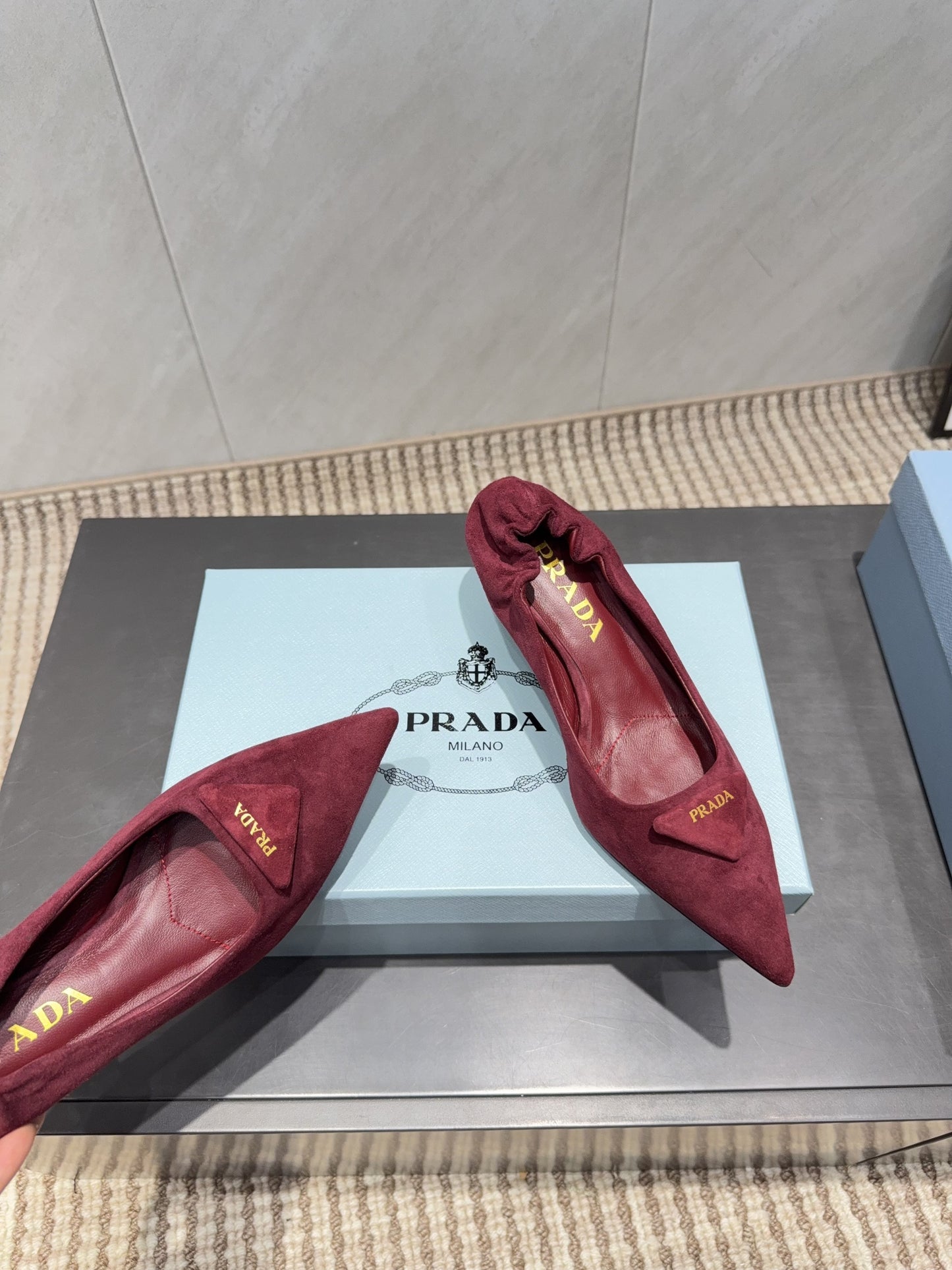 PRADA 26S PUMPS 55MM IN DARK RED SUEDE WITH LOGO