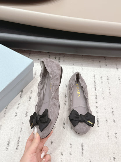PRADA 26S ROUND TOE FLATS WITH BOW IN TAUPE BROWN SUEDE