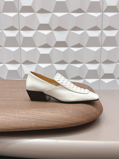 BOTTEGA VENETA 26S VENTURA LOAFERS 40 MM IN WHITE INTRECCIATO CALFSKIN