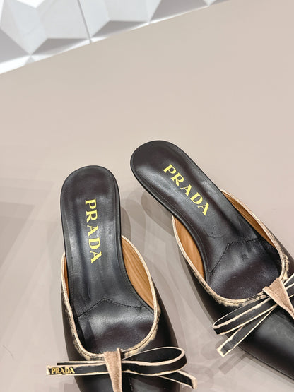 PRADA 26S POINTED TOE LACE TRIM MULES 55MM IN BLACK CALFSKIN WITH BOW