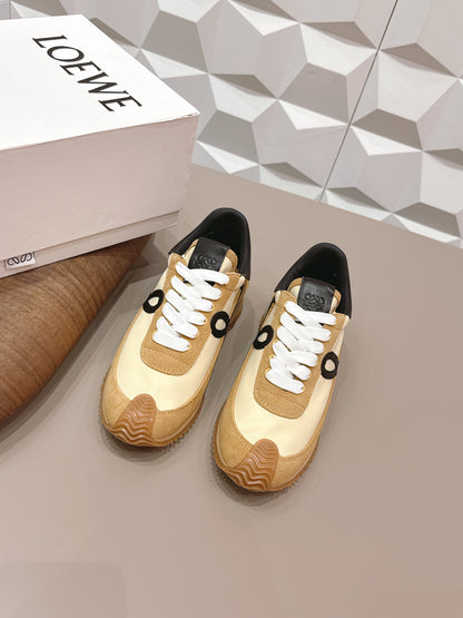LOEWE 26S FLOW RUNNER SNEAKER IN TAN BROWN SUEDE AND BLACK CALFSKIN