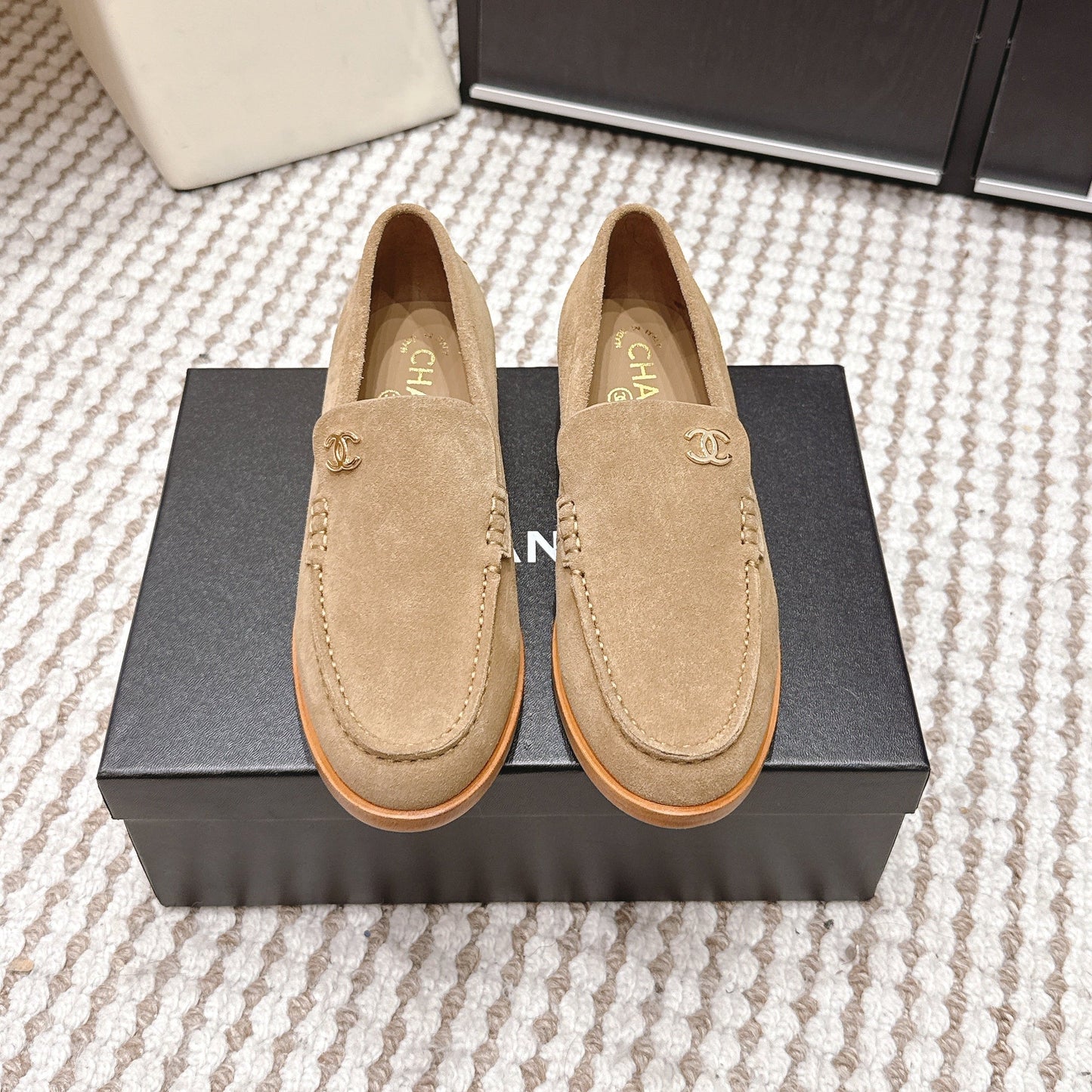 CHANEL 26S LOAFERS IN LIGHT BROWN SUEDE