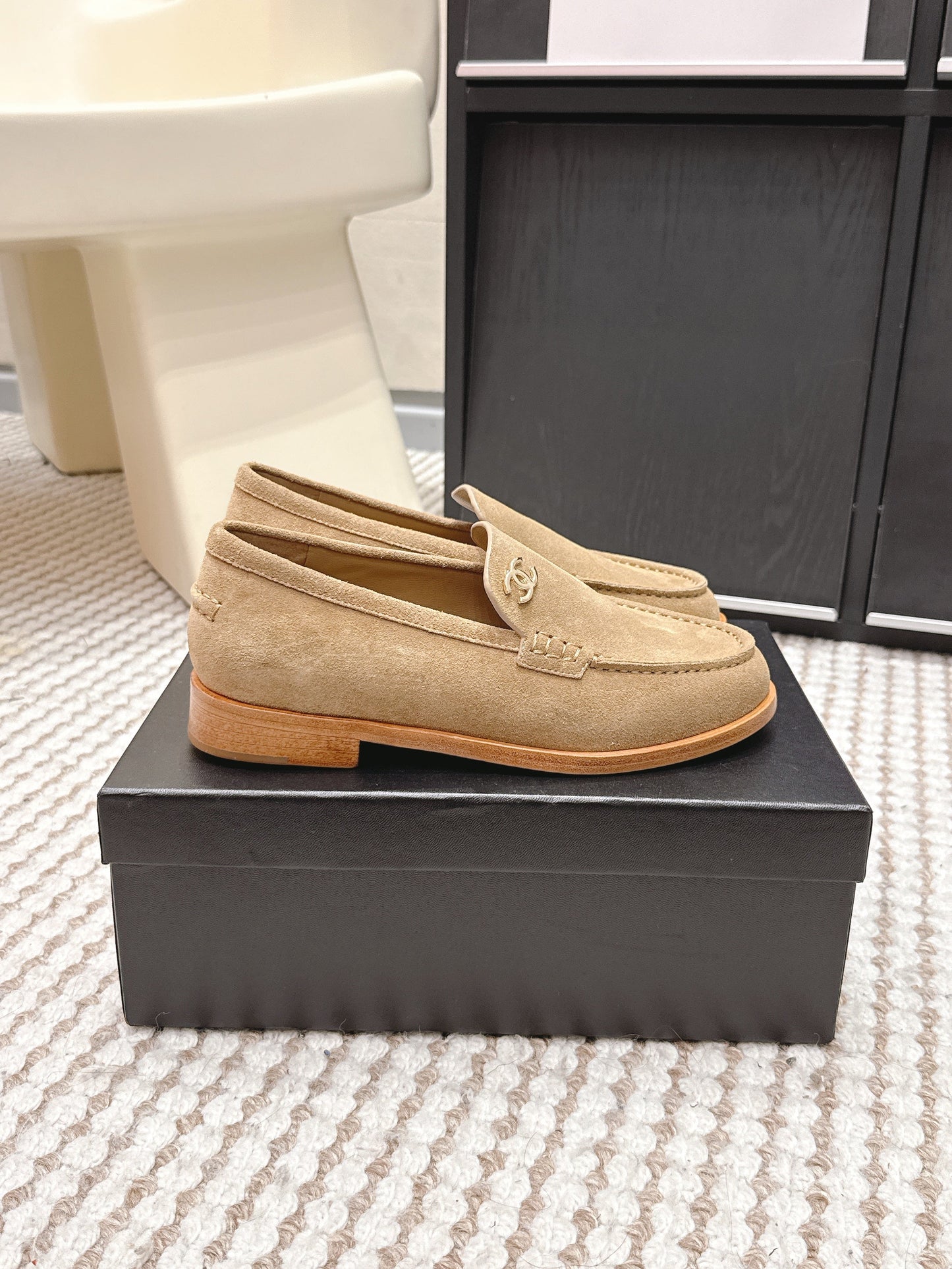 CHANEL 26S LOAFERS IN LIGHT BROWN SUEDE