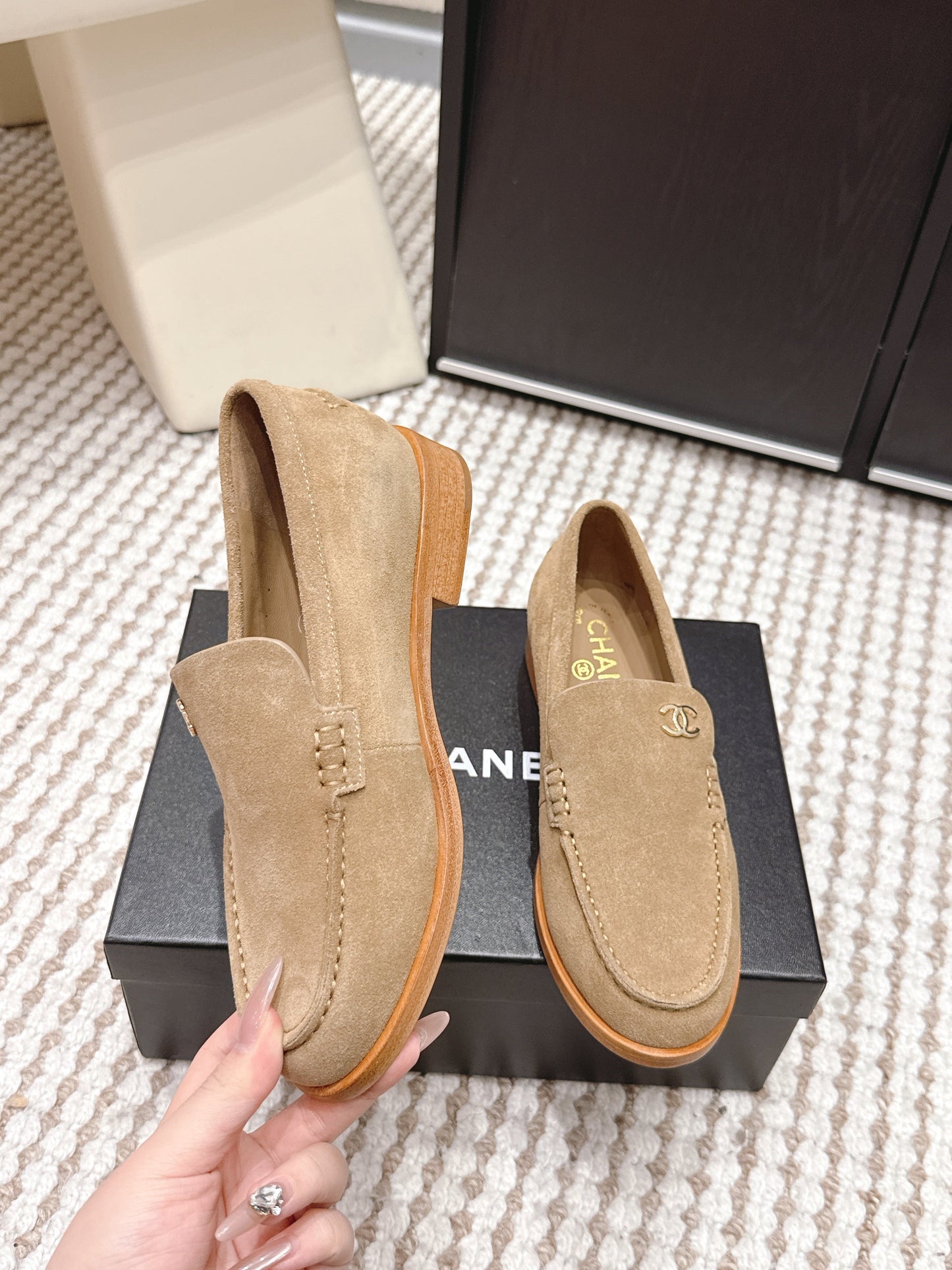 CHANEL 26S LOAFERS IN LIGHT BROWN SUEDE