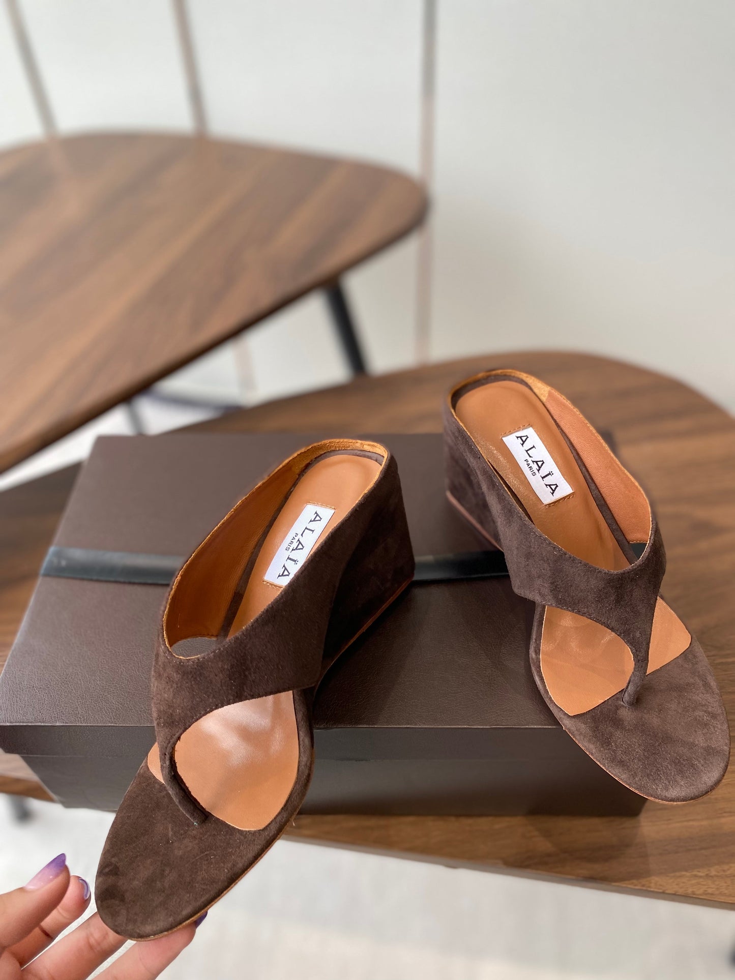 ALAIA WEDGE THONG SANDALS 25S IN BROWN SUEDE