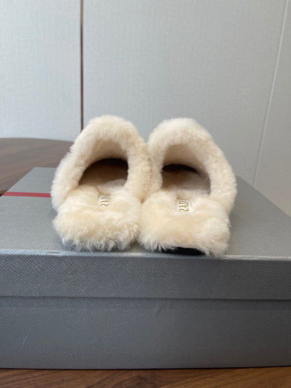 PRADA 25S CLOGS IN LIGHT BROWN SUEDE FUR-LINED