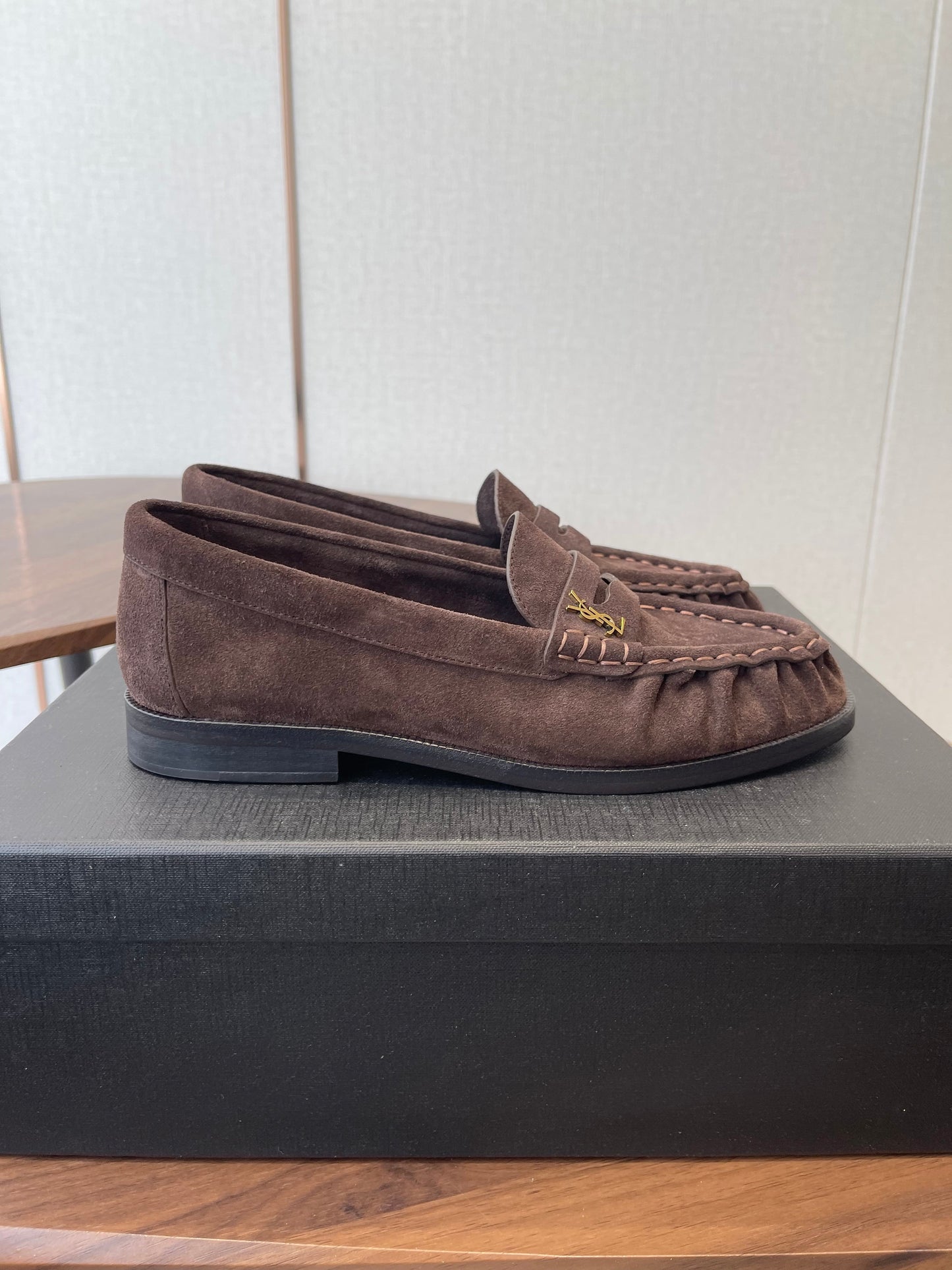 YSL 26S LOAFER IN EARTH BROWN SUEDE