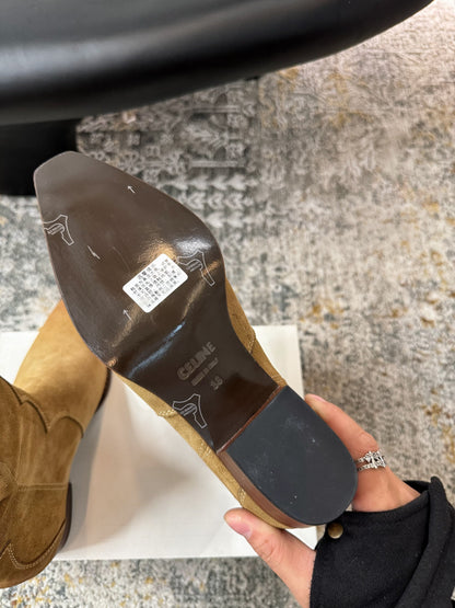 CELINE 26S ANKLE BOOTS 55 MM IN CAMEL BROWN SUEDE