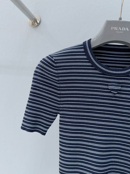 PRADA 26S SHORT SLEEVED KNIT T-SHIRT 810