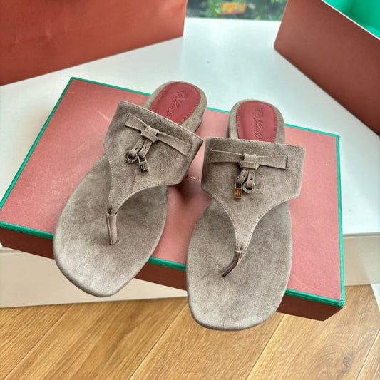 LP THONG SANDALS 25S IN STONE BROWN SUEDE