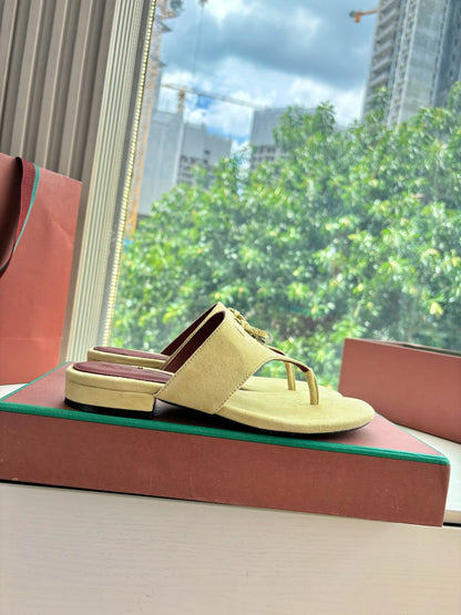 LP THONG SANDALS 25S IN PASTEL YELLOW SUEDE